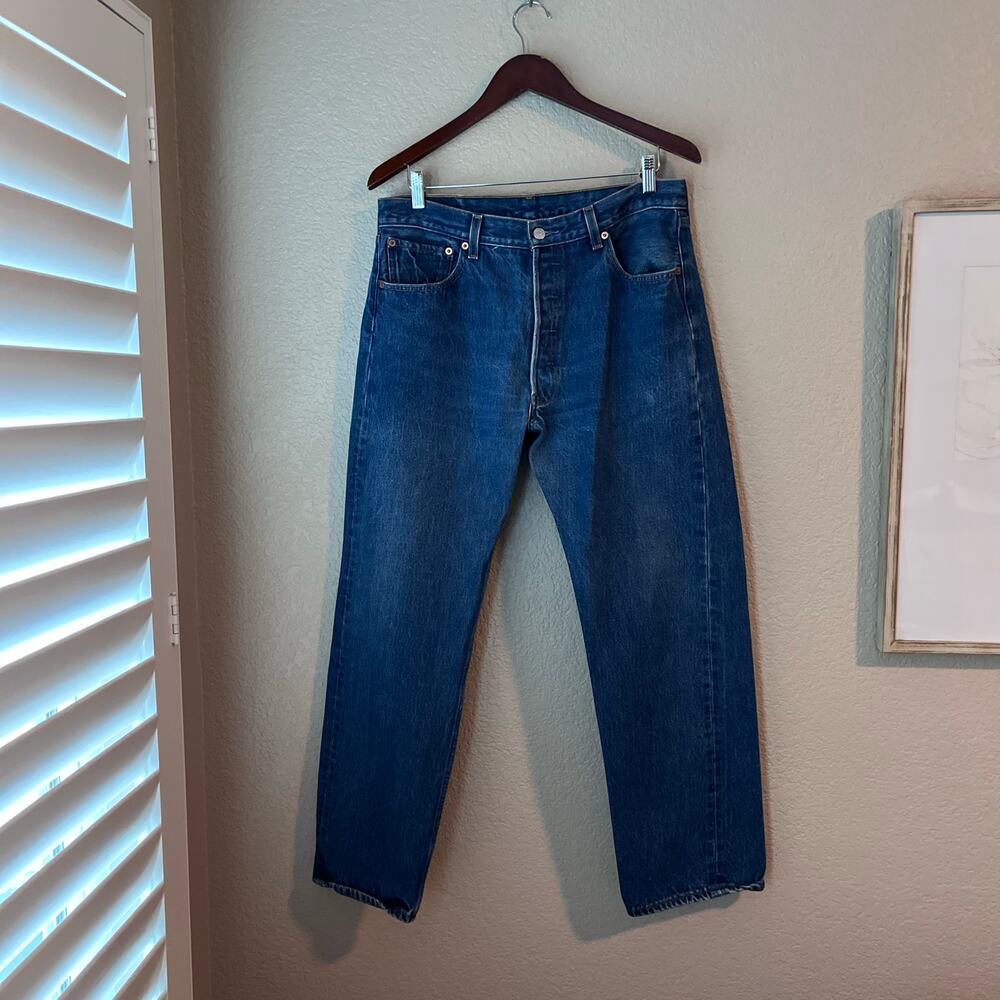 Levi's 501 Vintage Men's Straight Jeans - Classic Medium Blue